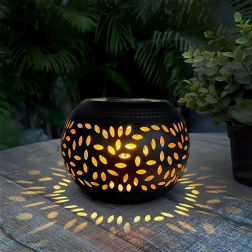 Solární dekorativní lampa s efektem plamene