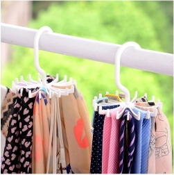 Věšák na kravaty, pásky a šátky – bílý