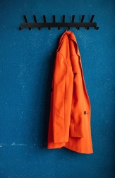 Nástěnný kovový věšák 17 háčků – černý