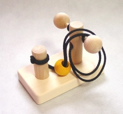 Hlavolam Schovaná kulička – dřevěný logický rébus