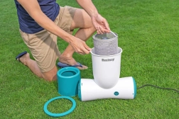 Filtrační čerpadlo se skimmerem BESTWAY FlowClear Skimatic 3974 l/h + náhradní filtr