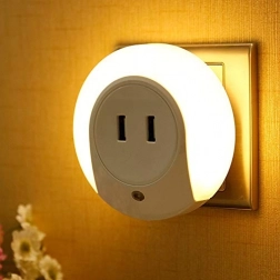 Inteligentní LED noční lampa se snímačem pohybu, teplá bílá, se dvěma USB