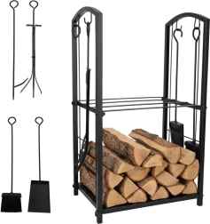 kovový stojan na krbové dřevo s nářadím a policemi