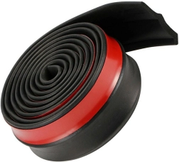 Univerzální ochranná lišta z plastu na zderzak