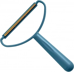 ruční odžmolkovač a kartáč na oblečení a čalounění