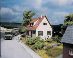 piko hobby rodinný dům se sedlovou střechou H0