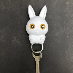 Věšák na klíče – bílý králíček