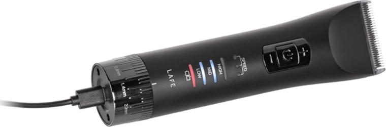 Práce bez kabelu až 2,5 hodiny nebo s připojením k síti