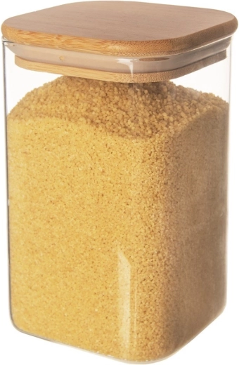 Úsporný čtvercový tvar a snadné stohování