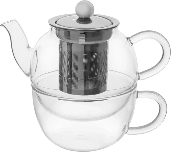 Kompaktní 2v1: konvička s hrnkem, které se vkládají do sebe