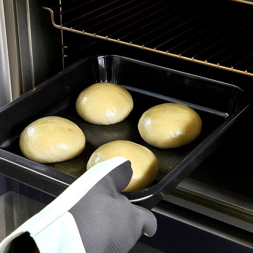 Vysoké okraje pro bezpečné pečení