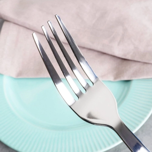 Kvalitní nerezová ocel s vysokým leskem