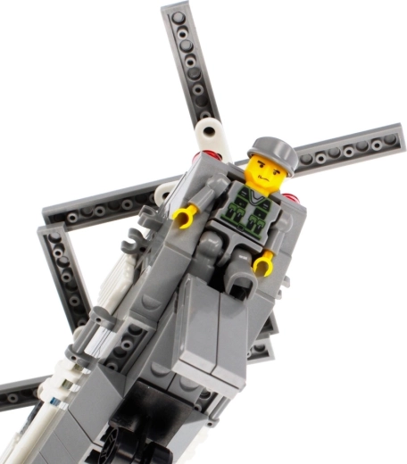 Detailní kokpit s minifigurkou