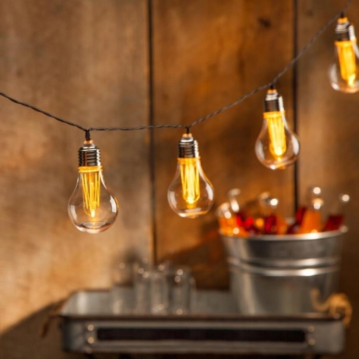 Odolnost IP44 a dva světelné režimy