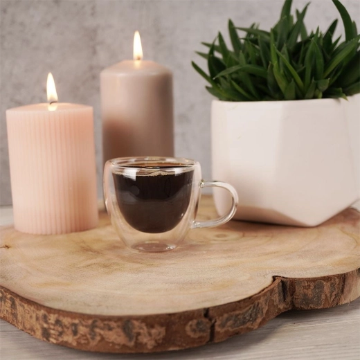 Lehký a univerzální materiál