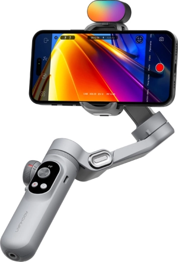 RGB světlo a OLED displej pro plnou kontrolu