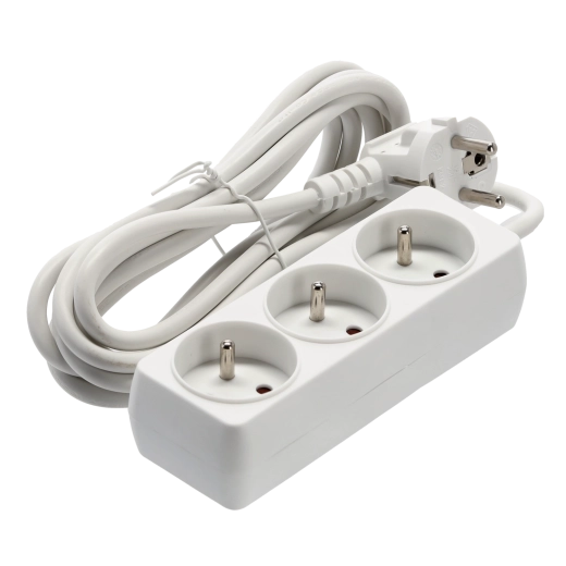 Tři uzemněné zásuvky