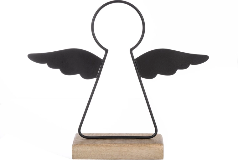 Minimalistický design z kovu a dřeva