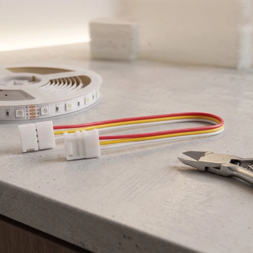Flexibilní kabel o délce 10 cm