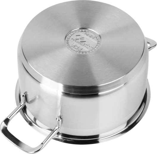 Vhodný na všechny typy sporáků včetně indukce