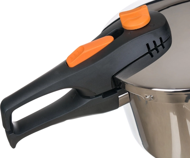 Pohodlné ovládání s oranžovými prvky