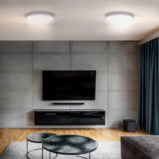 Tenký moderní design pro strop i stěnu