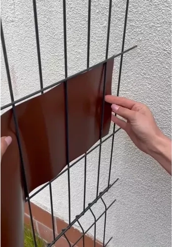 Snadná instalace – 25 klipů v balení