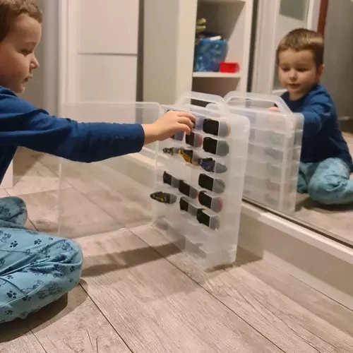 46 přihrádek pro přehledné uložení