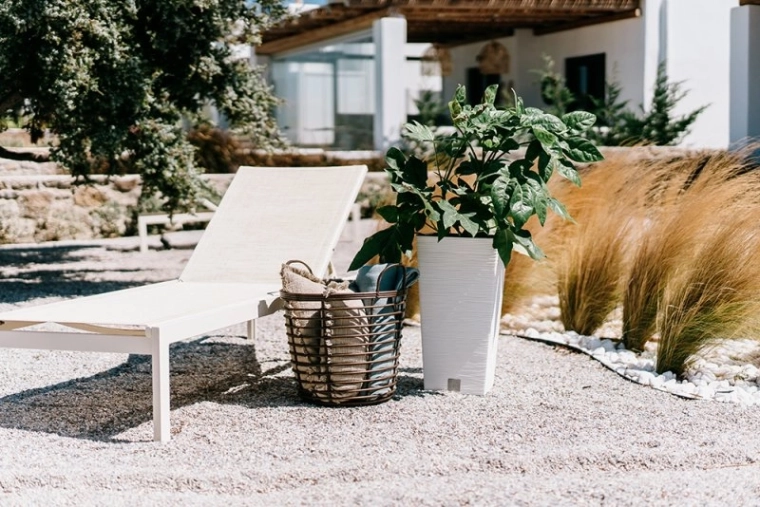 Odolný a lehký materiál pro venek i dovnitř