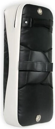 Zesílené popruhy s kovovými přeskami