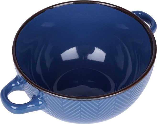 Praktická boční ucha pro bezpečný úchop