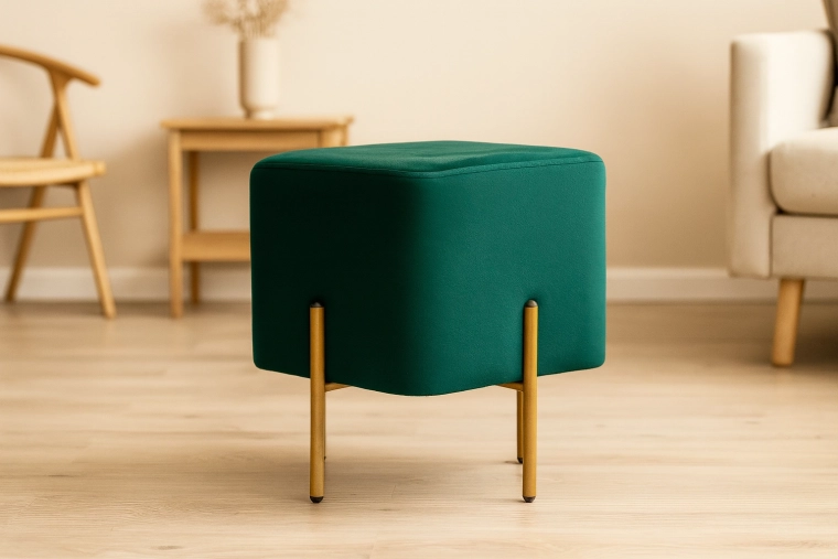 Zlaté kovové nožky se stabilní oporou