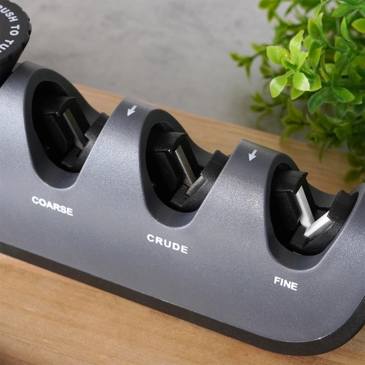 Čtyři brusné zóny včetně diamantové pro nůžky