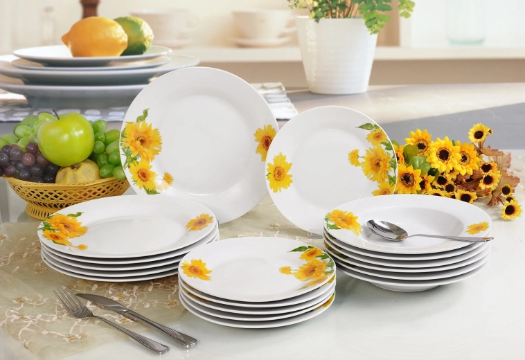 Odolný porcelán s lesklou glazurou