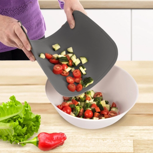 Ohebná podložka pro snadný přesyp