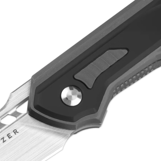 Front flipper, frame lock a jistý úchop