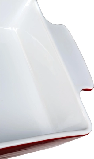 Elegantní červená zvenku, bílá glazura uvnitř