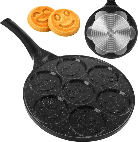 Sedm lívanců najednou s veselými obličeji