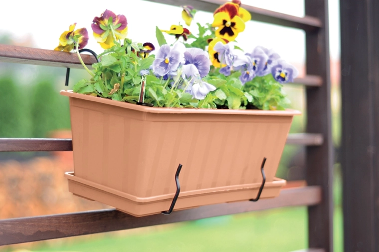 Možnost doplnit miskou pro zachycení vody