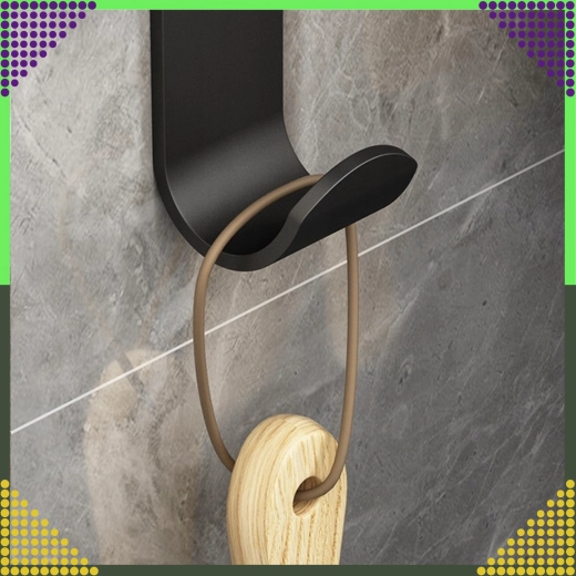 Praktický háček pro doplňky