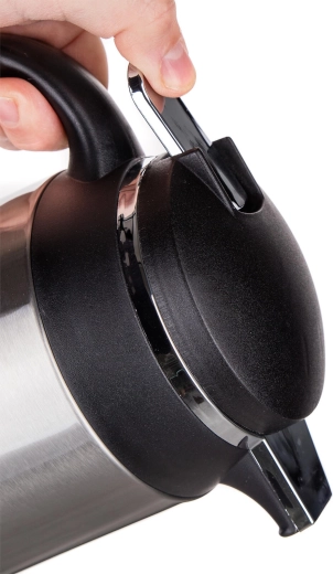 Pohodlné a čisté nalévání jedním stiskem