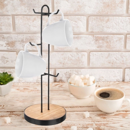 Pevná kovová konstrukce a stabilní dřevěná základna