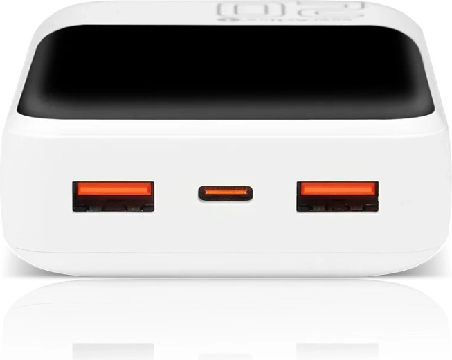 Tři porty pro současné napájení