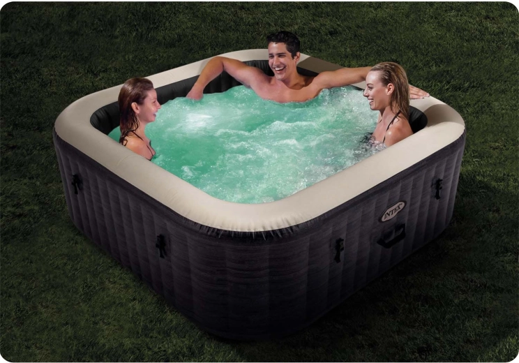 Až 140 bublinkových trysek pro hydromasáž