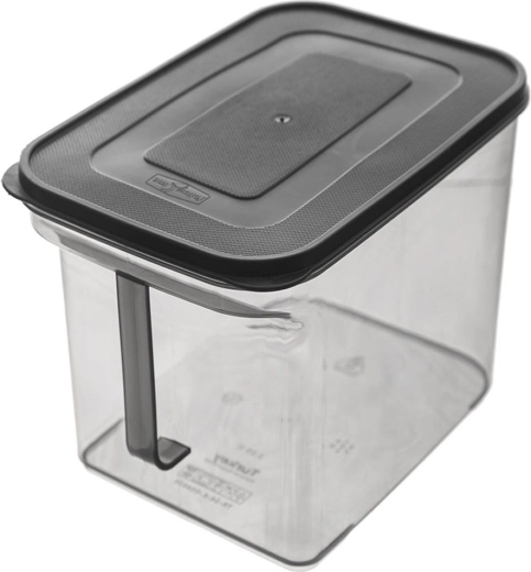 Průhledné stěny a praktické madlo