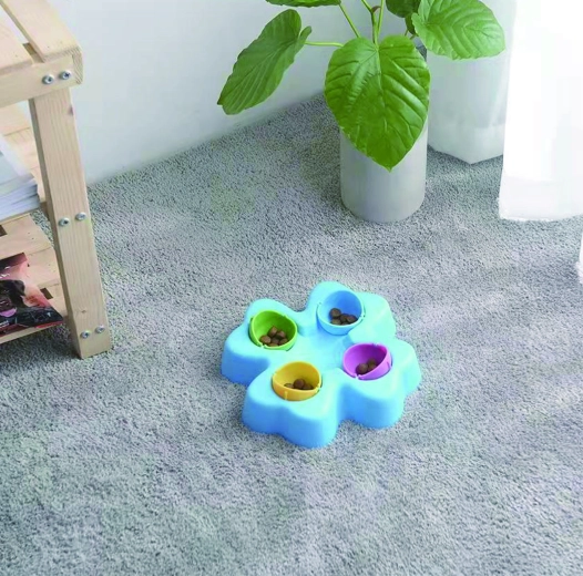 Interaktivní vzdělávací hračka pro psa a kočku s přihrádkami na pamlsky 23 × 23 × 8 cm