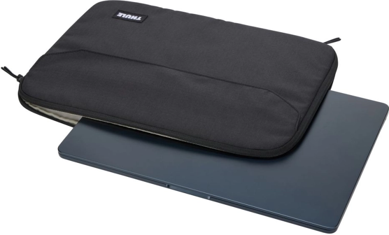 Pouzdro na míru pro MacBook Air 15"