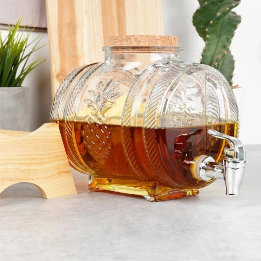 Široké hrdlo a korkové víčko