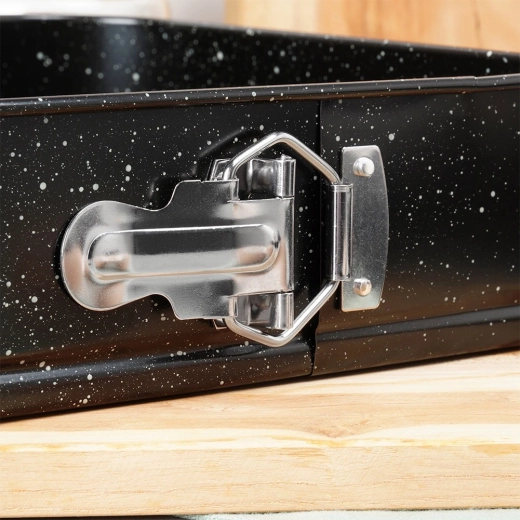 Snadné vyjmutí díky rozepínacím bokům