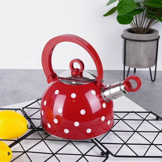 Stylový retro design s puntíky